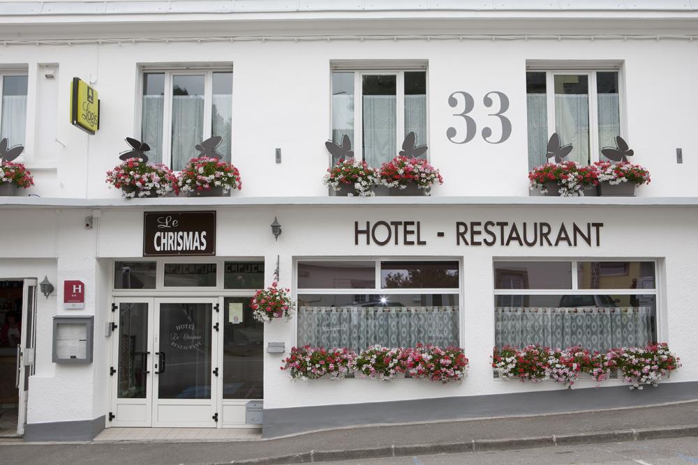 Logis Hotel Le Chrismas Châteaulin Exterior foto